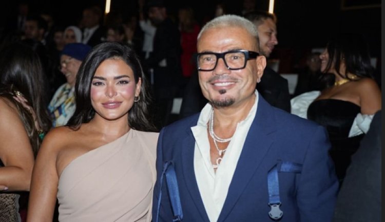 خاص "العاصمة".. صداقة قوية تجمع بين الهضبة عمرو دياب وأسماء جلال