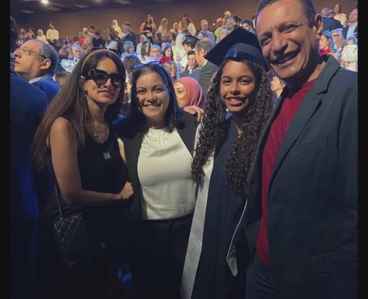 غياب والدتها..  ابنة شيرين عبدالوهاب تحتفل بحفل تخرجها  بوجود والدها