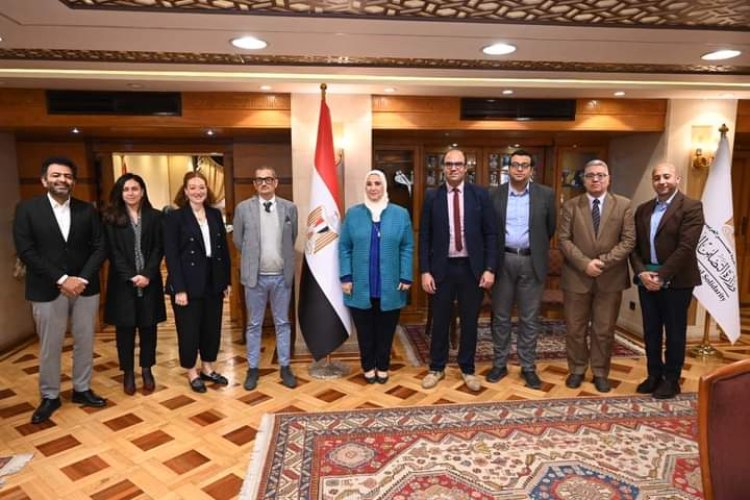 وزيرة التضامن تبحث آليات تطوير منظومة الكفالة وبرنامج فرصة للتمكين الاقتصادي