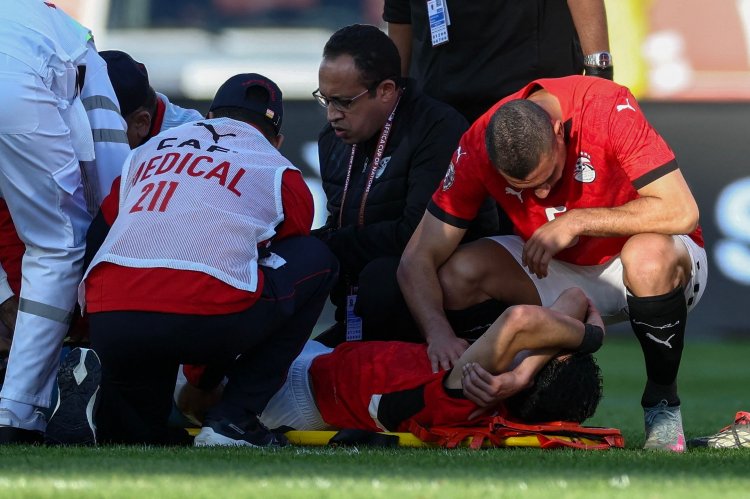 أول تعليق من محمد حمدي بعد إصابة الصليبي مع منتخب مصر