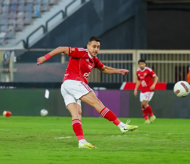الشوط الأول.. الأهلي يتقدم بهدف نظيف على الطلائع في كأس عاصمة مصر