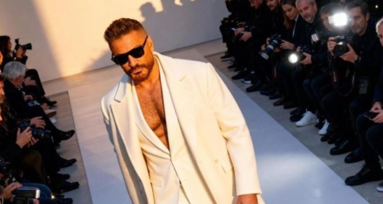 بعد مشاركته فى عرض أزياء fashion factor.. منح تامر حسنى جائزة الرجل الأيقونى