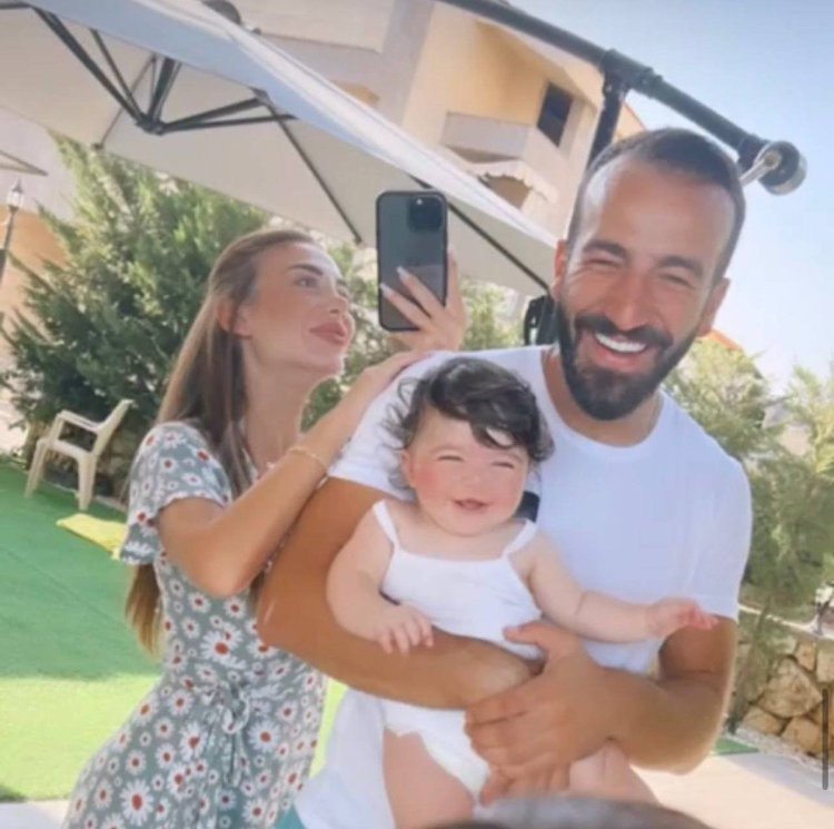 وداعاً محمد شهاب.. الموت يغيب مخرج مولانا وطفلته في جبل لبنان