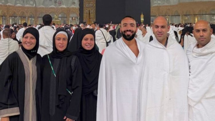 مريم عامر منيب تشارك صورة مؤثرة أمام الكعبة مستخدمة الذكاء الاصطناعي وتدعو لخطيبها الراحل