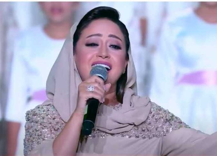 بإطلالة أنيقة.. ريهام عبدالحكيم تُحيي حفل المولد النبوي أمام الرئيس السيسي