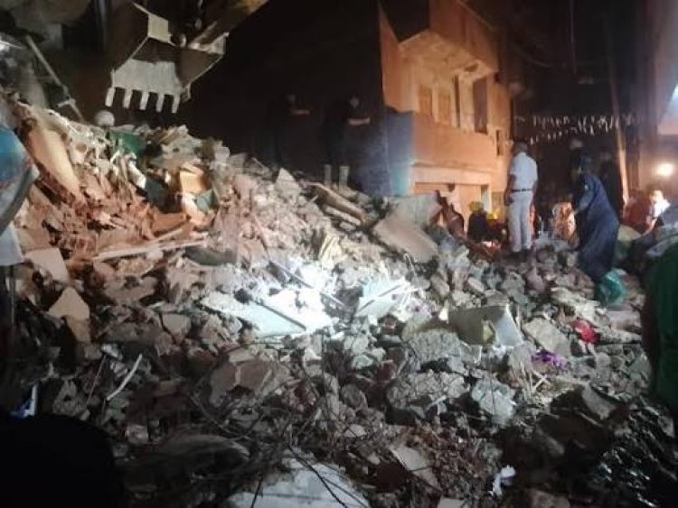 انتشال جثمان سيدة من أسفل عقار منشأة ناصر المنهار 