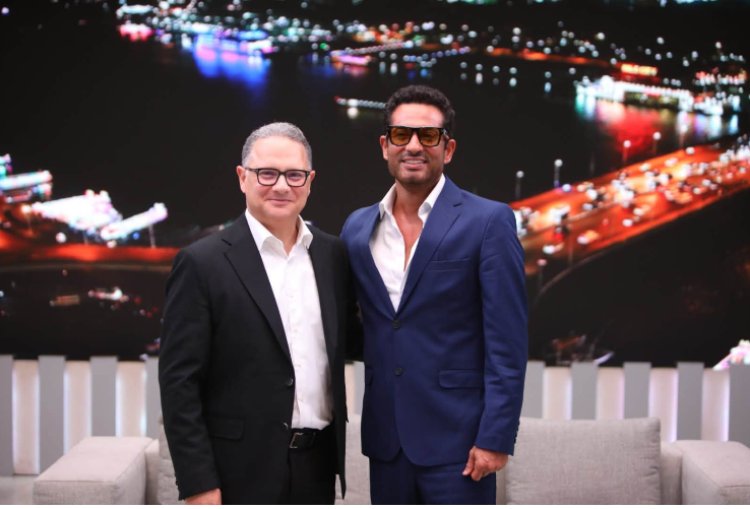 بعد أزمة انضمامه لنقابة الصحفيين.. عمرو سعد يدعم شريف عامر