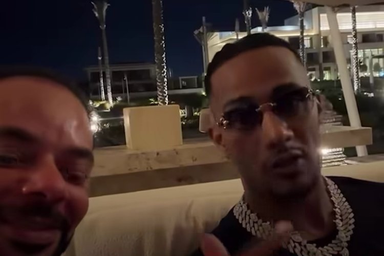 محمد رمضان ينصح طفلًا من محبيه: حافظ علي صلاتك