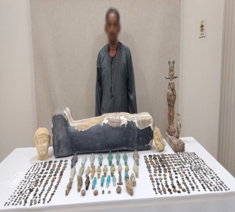 ضبط 533 قطعة أثرية بحوزة مزارع ببني سويف بقصد الاتجار