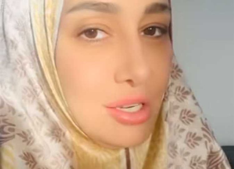 «أجمل حاجة في الكون».. حلا شيحة تشارك جمهورها مقطع فيديو بعد أدائها الصلاة