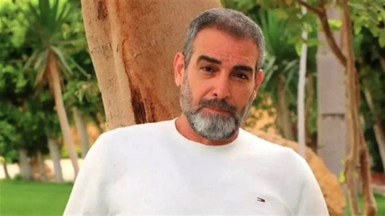 أحمد عبد العزيز عن واقعة مصافحة الشاب: السوشيال ميديا صورتني وكأني ارتكبت جريمة.. هاجموني ويدعون للفضيلة بـ"قلة أدب"
